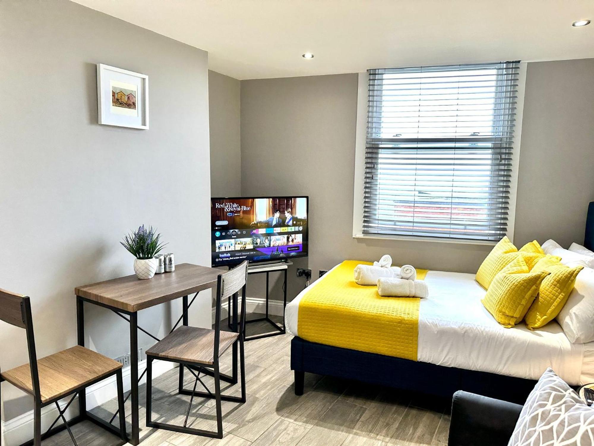 Stylish Studio With Sea Views Apartment Brighton Exterior photo